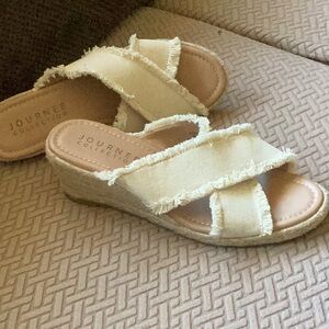 Women’s slide sandals